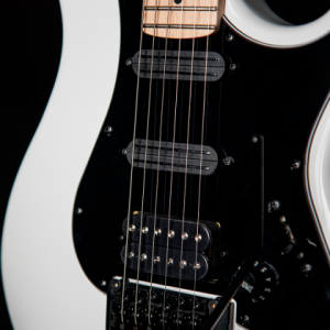 CORT G250FR electric guitar - white